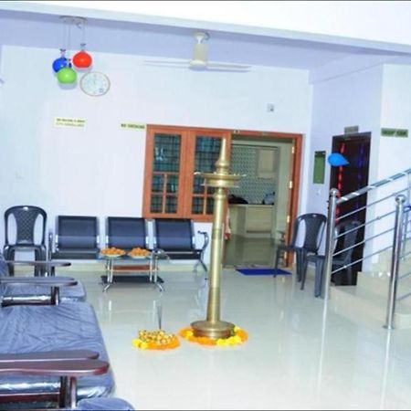 Adhithya Apartments Guruvāyūr Esterno foto