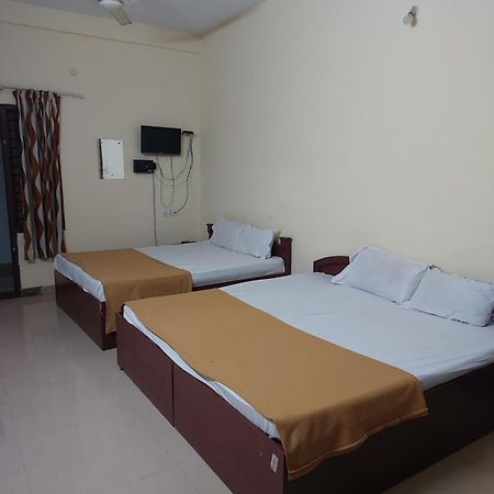 Adhithya Apartments Guruvāyūr Esterno foto