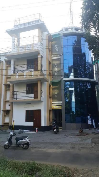 Adhithya Apartments Guruvāyūr Esterno foto