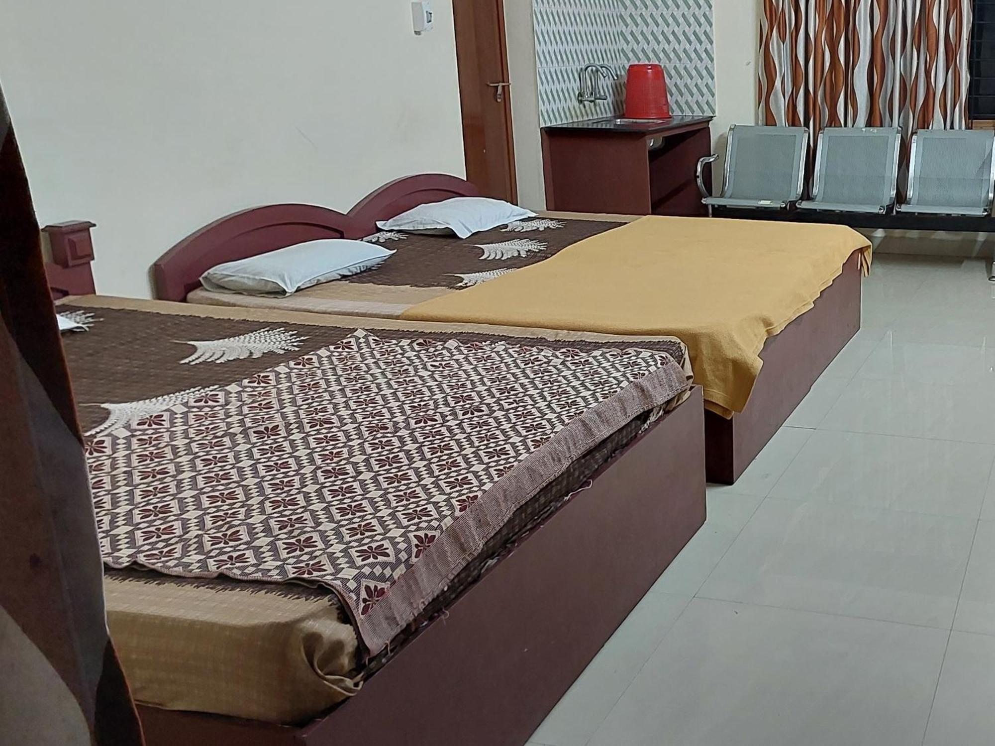Adhithya Apartments Guruvāyūr Esterno foto