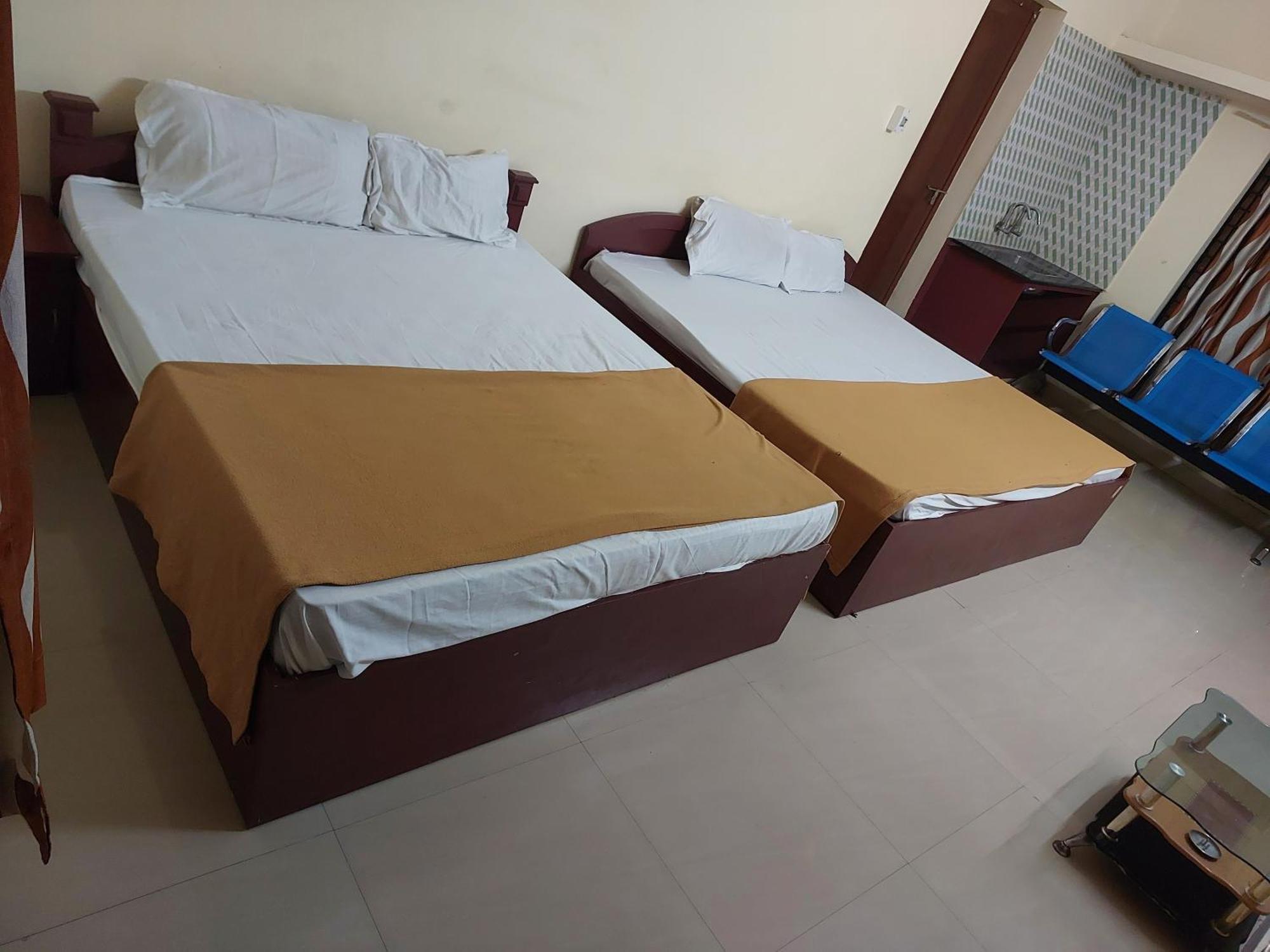 Adhithya Apartments Guruvāyūr Esterno foto