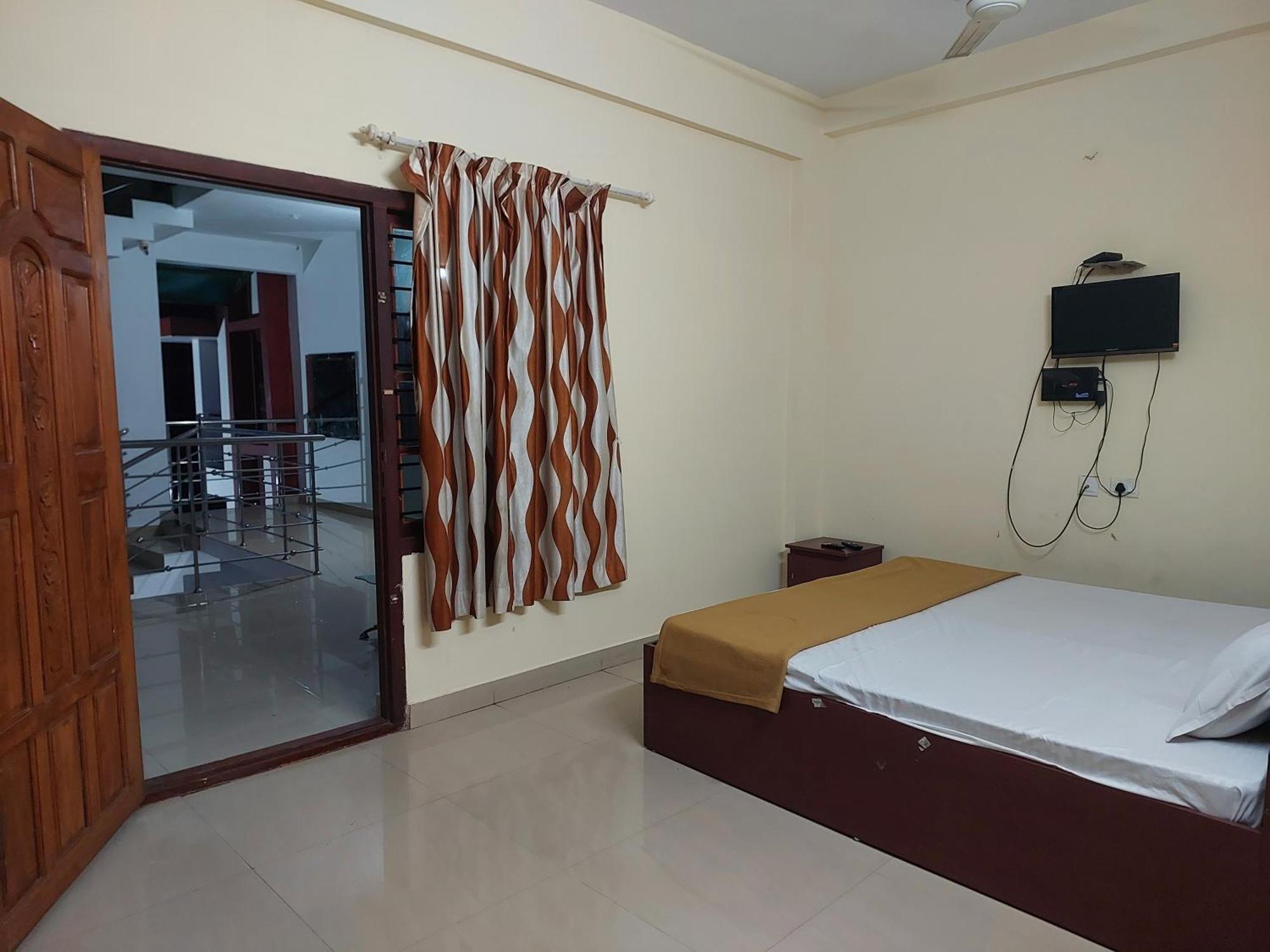 Adhithya Apartments Guruvāyūr Esterno foto