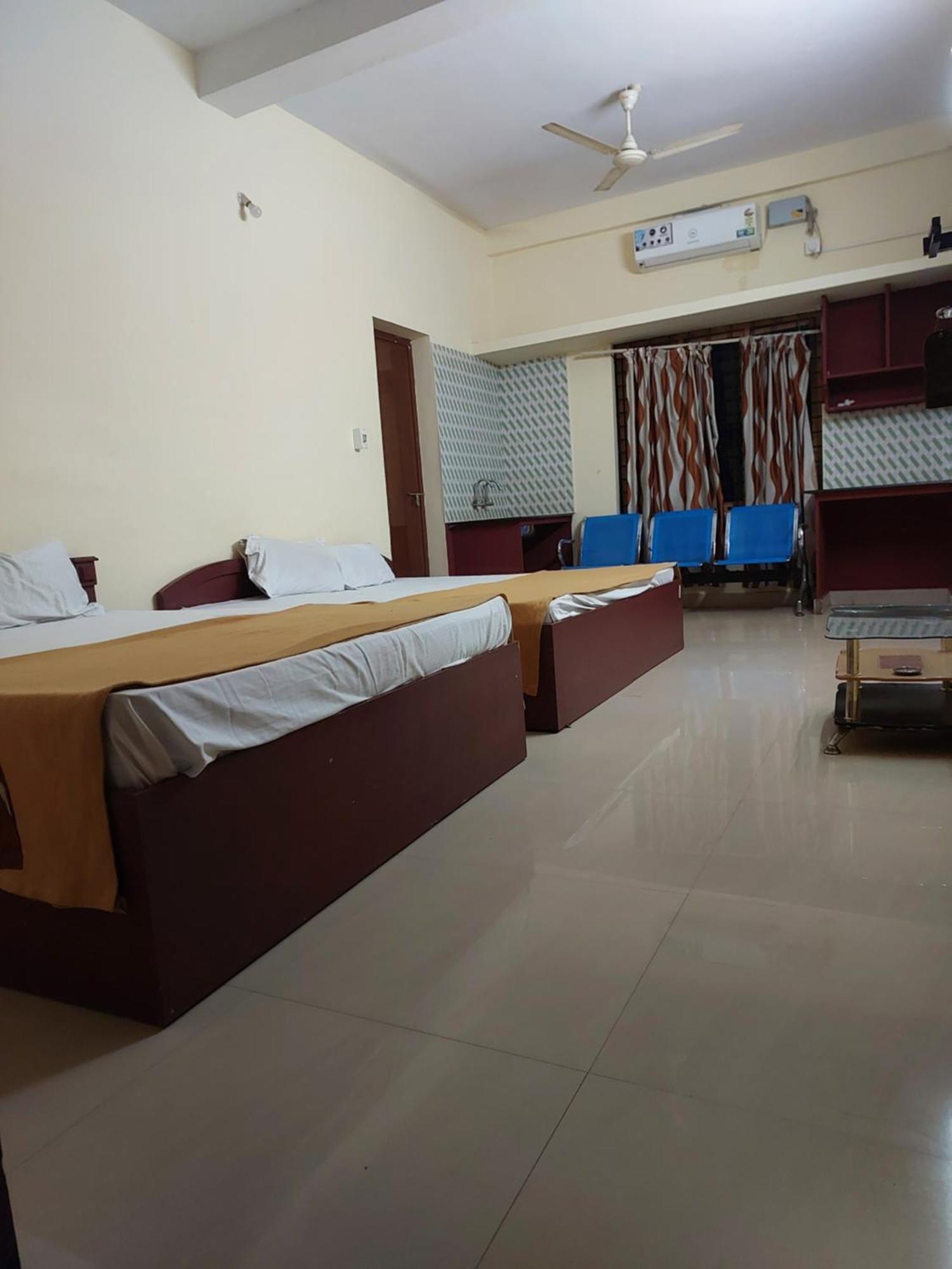 Adhithya Apartments Guruvāyūr Esterno foto