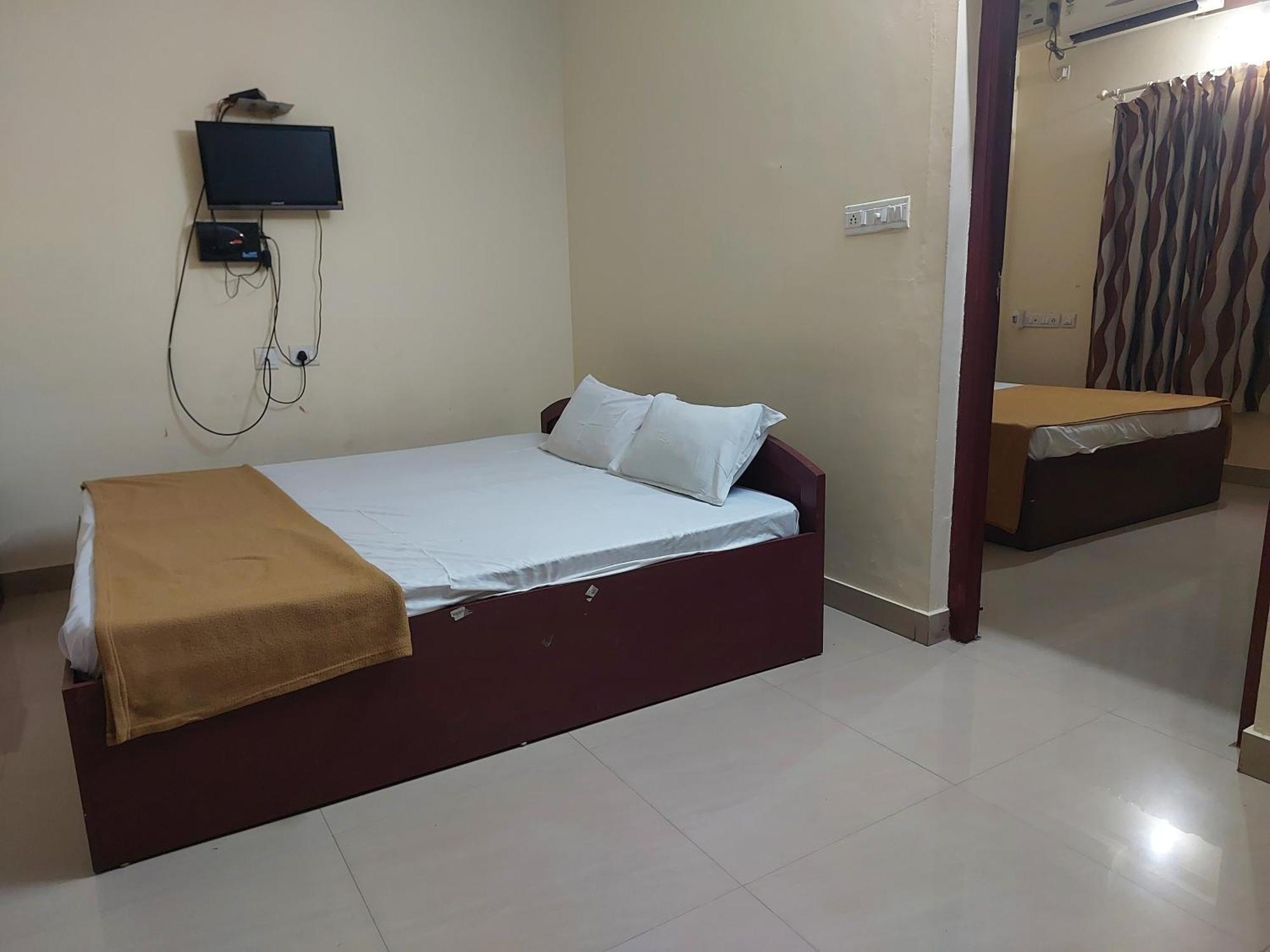 Adhithya Apartments Guruvāyūr Esterno foto