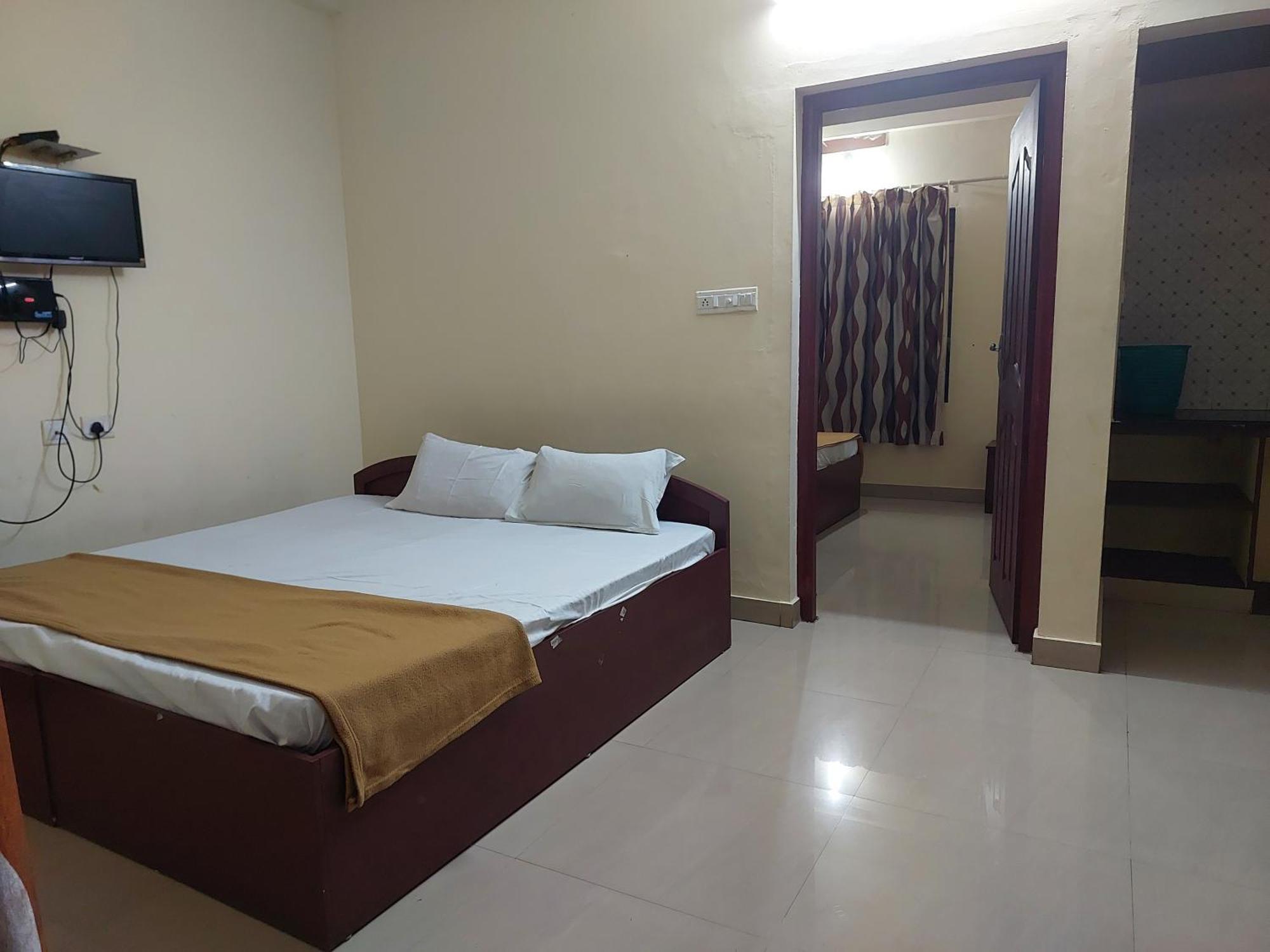 Adhithya Apartments Guruvāyūr Esterno foto